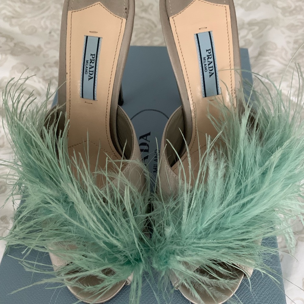 Gorgeous Prada Feather satin mule size 38.5